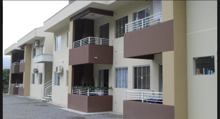 A0341 – Apartamento com dois quartos no centro de Guaramirim.